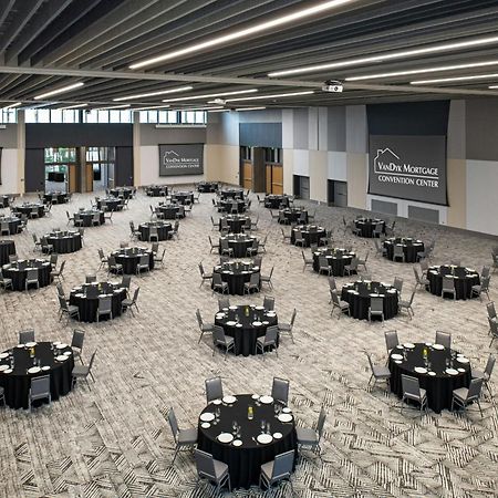 Delta Hotels By Marriott Muskegon Convention Center Zewnętrze zdjęcie